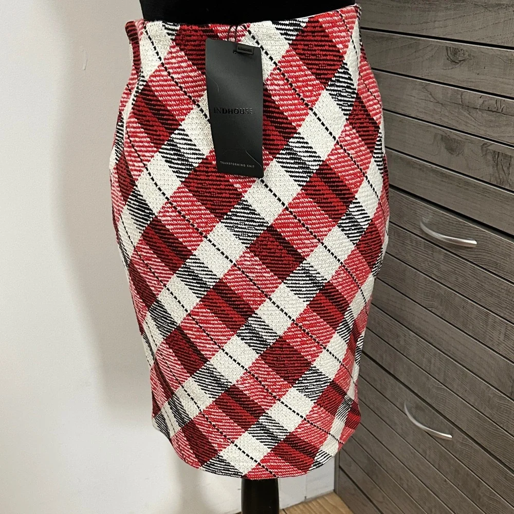 Plaid Red and Black Women's Skirt - Picture 7 of 8